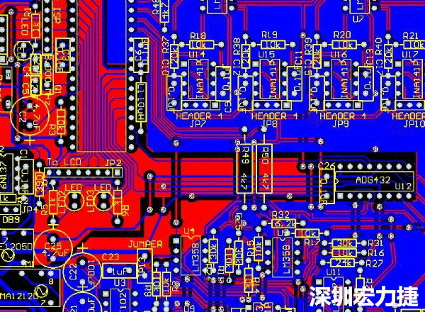 一般產(chǎn)品的PCB設(shè)計，多數(shù)先決定元件布局，再進(jìn)行線路連接，于元件位置就先改善干擾問題，再從線路細(xì)節(jié)著手改善產(chǎn)品。