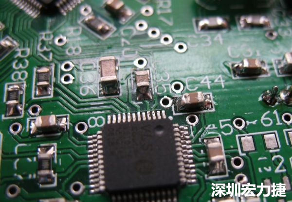 音訊電路訊號品質(zhì)，是影響操作體驗的關(guān)鍵，電路布局要特別注意。