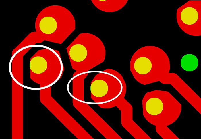 PCB生產(chǎn)會(huì)產(chǎn)生同一方向性的小小量偏移，焊盤被削的方向無(wú)規(guī)則，最惡劣的情況還會(huì)出現(xiàn)個(gè)別孔破焊環(huán)